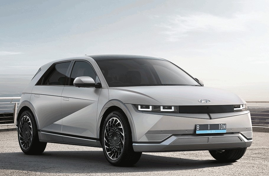 Mobil SUV listrik