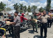 Antisipasi Antrian Panjang BBM, Polsek Jajaran Polres Bondowoso Bagikan Air Minum Gratis ke Warga