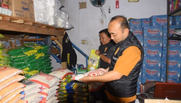 Satgas Pangan Polres Bondowoso Cek Harga Beras di Pasar Induk, Pastikan Stabilitas dan Sesuai HET