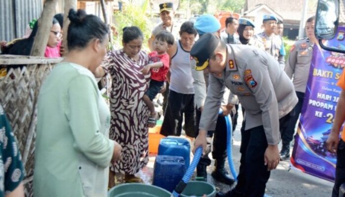 HUT Propam ke-24, Polres Bondowoso Gelar Bakti Sosial Air Bersih di Desa Kemuningan