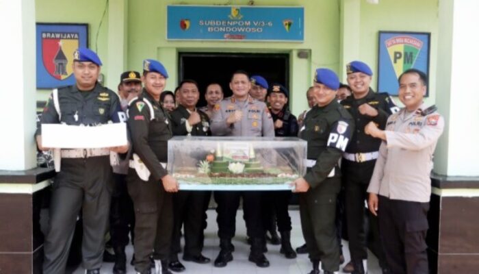 Sinergitas Tanpa Batas, Kapolres Bondowoso Boyong Tumpeng dan Kue Tart di HUT TNI ke-81