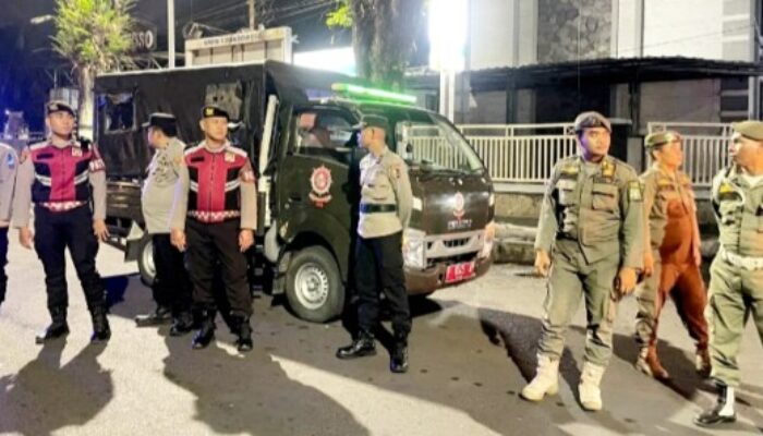Ciptakan Kondusifitas, Polres Bondowoso Gelar Patroli Skala Besar Bersama 3 Pilar